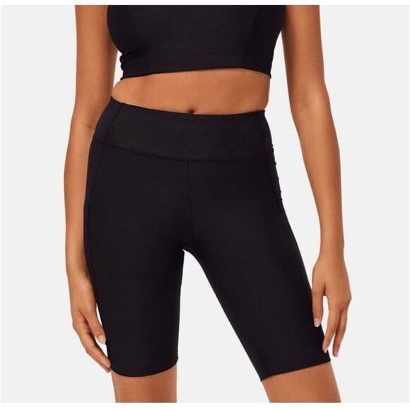 NWT Outdoor Voices Black 10” Warm Up Bike Short Size Small - Picture 1 of 7